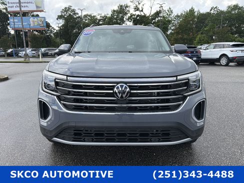 Used 2025 Volkswagen Atlas SE AWD/4WD image 10