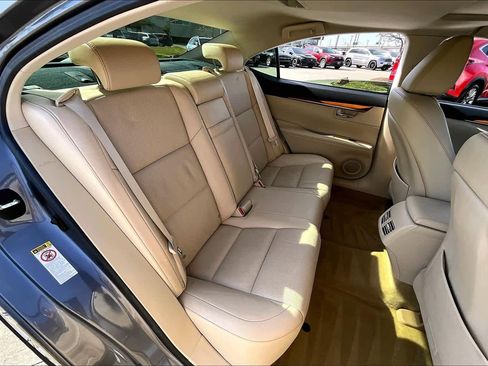 Used 2014 Lexus ES 300h Hybrid image 16