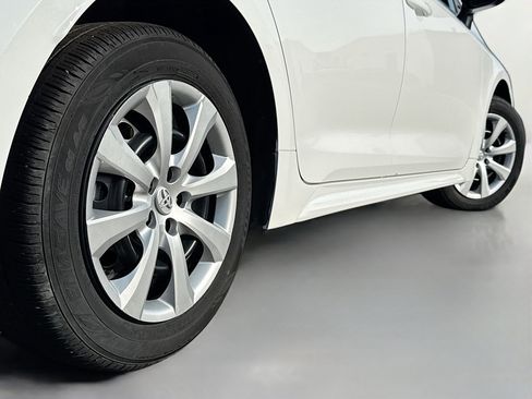 Used 2025 Toyota Corolla LE image 14