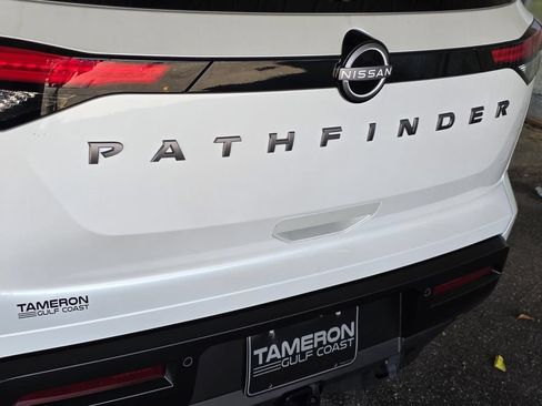 New 2026 Nissan Pathfinder SV w/ SV Premium Package FWD image 36