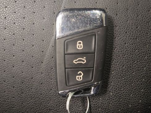 Used 2023 Volkswagen Atlas Cross Sport SE AWD/4WD image 32