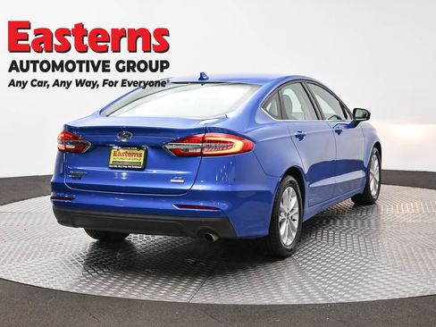 Used 2020 Ford Fusion SE FWD image 5