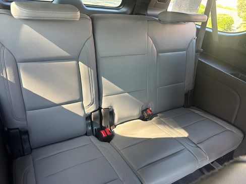 Used 2021 GMC Yukon XL SLT w/ Rear Media and Nav Package RWD image 10