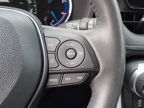 Used 2023 Toyota RAV4 XLE Premium image 29