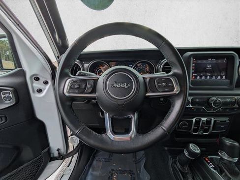 Used 2020 Jeep Wrangler Unlimited Sahara image 14