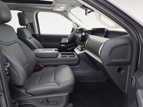 Used 2025 Ford Expedition Max Active image 15