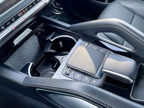 Used 2024 Mercedes-Benz GLE 350 GLE 350 w/ 3rd Row Seat Package image 17