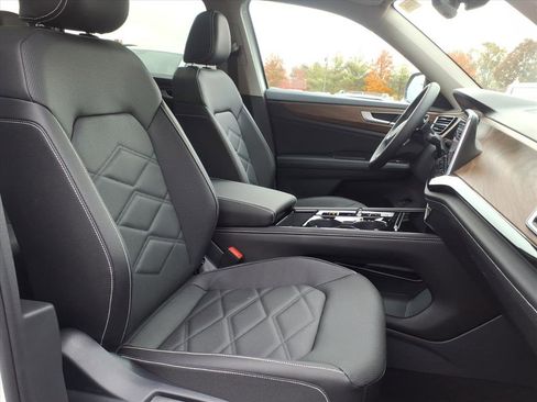 New 2026 Volkswagen Atlas SE image 6