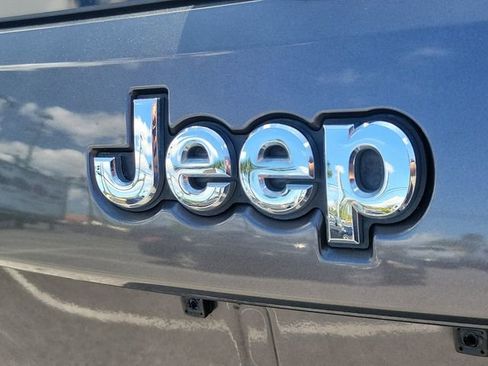 Used 2015 Jeep Grand Cherokee Limited image 9