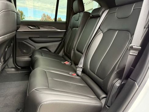 New 2025 Jeep Grand Cherokee Limited w/ Trailer Tow Package image 27