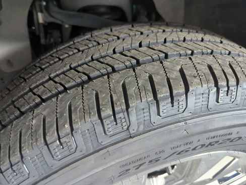 Used 2024 Ford F150 Lariat w/ FX4 Off-Road Package image 22