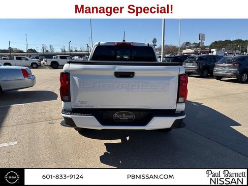 Used 2024 Chevrolet Colorado LT w/ LT Convenience Package RWD image 11