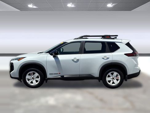 Used 2026 Nissan Rogue SV AWD/4WD image 2