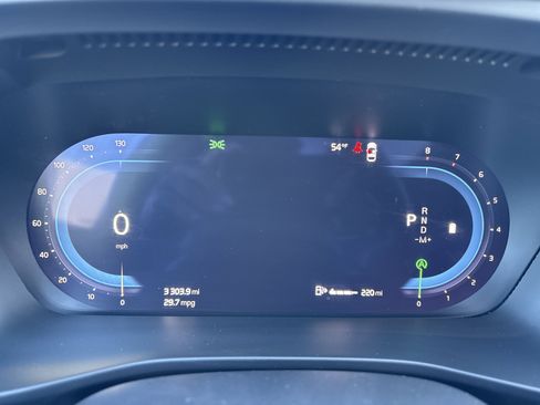 Used 2025 Volvo XC40 B5 Core image 26