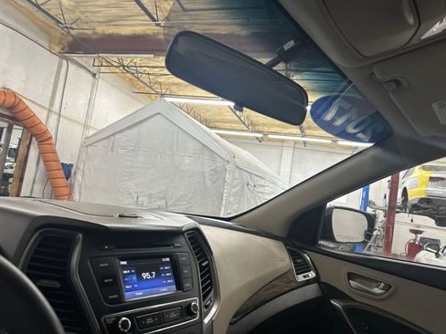 Used 2017 Hyundai Santa Fe Sport FWD image 20