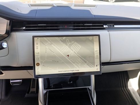 New 2026 Land Rover Range Rover Long Wheelbase SE image 12