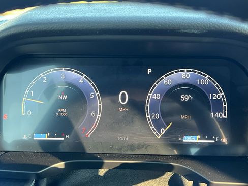 New 2025 Jeep Grand Cherokee Laredo X w/ Luxury Tech Group I image 32