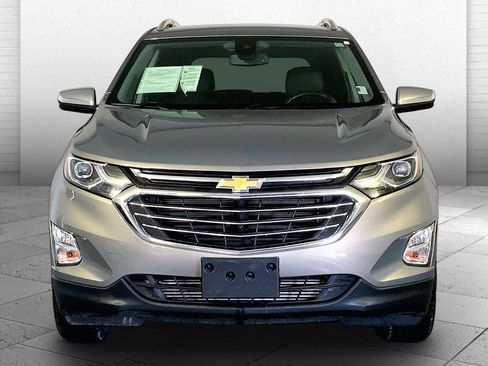 Used 2018 Chevrolet Equinox Premier image 2