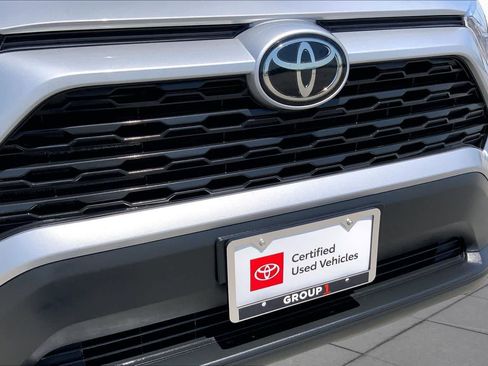 Used 2022 Toyota RAV4 XLE Premium FWD image 29