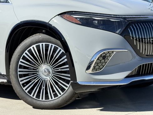 New 2025 Mercedes-Benz Maybach EQS 680 4MATIC image 4