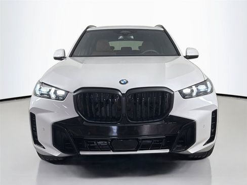 New 2026 BMW X5 xDrive40i w/ M Sport Package AWD/4WD image 2