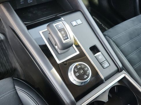 Used 2023 Mitsubishi Outlander SE image 26