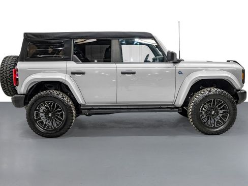 Used 2023 Ford Bronco Black Diamond image 6