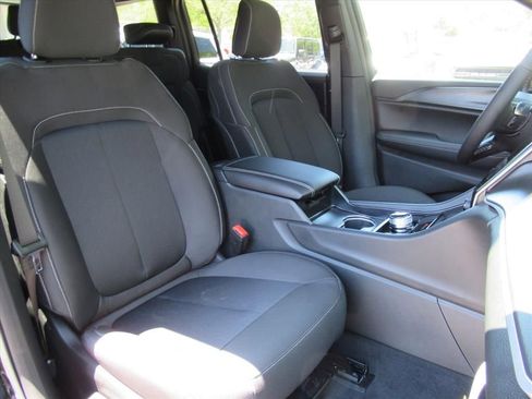 New 2026 Jeep Grand Cherokee L Laredo AWD/4WD image 9
