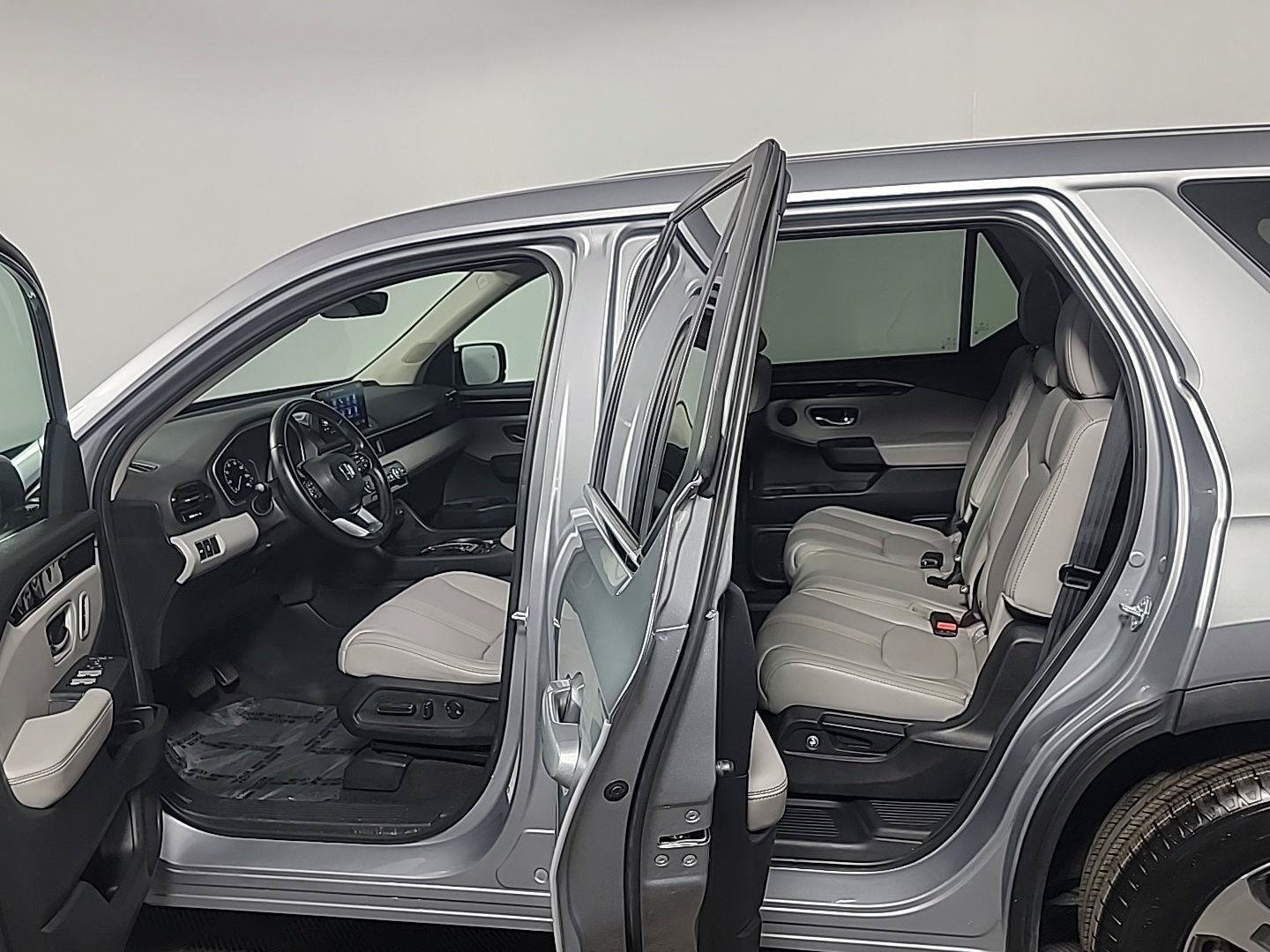 Certified 2025 Honda Pilot EX-L image 16