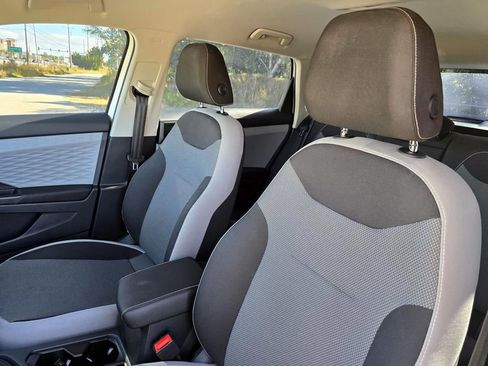 Used 2023 Volkswagen Taos S image 19