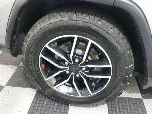 Used 2019 Jeep Grand Cherokee Trailhawk w/ Trailhawk Luxury Group AWD/4WD image 17