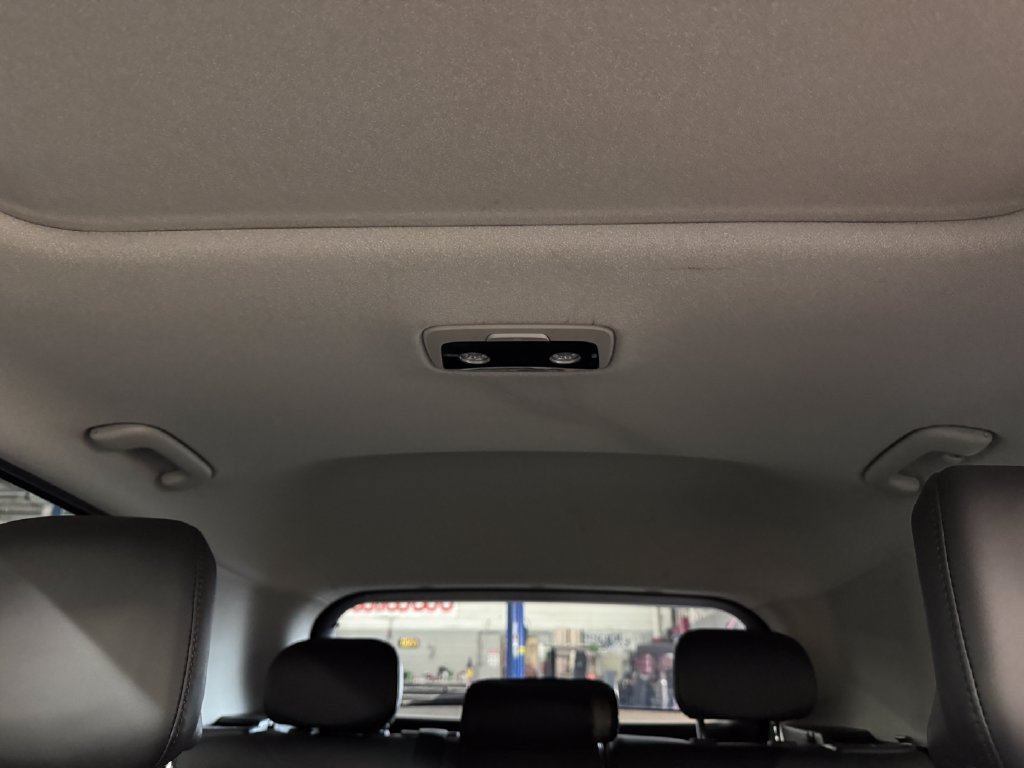 Used 2023 Kia Niro SX Touring FWD image 29