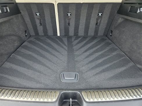 Used 2021 Buick Envision Avenir w/ Technology Package II image 32