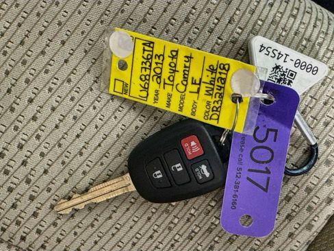 Used 2013 Toyota Camry LE FWD image 33