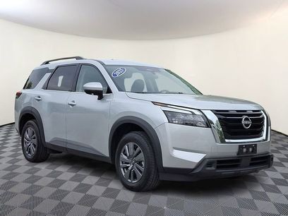 Used 2025 Nissan Pathfinder SV