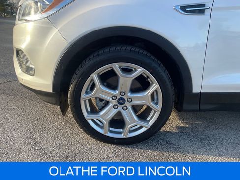Used 2019 Ford Escape Titanium image 32