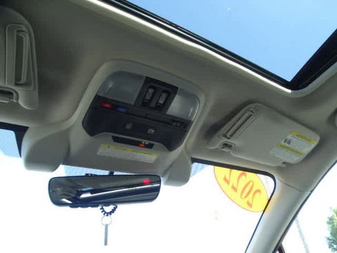 Used 2022 Subaru Crosstrek 2.5i Sport w/ Moonroof Package image 35