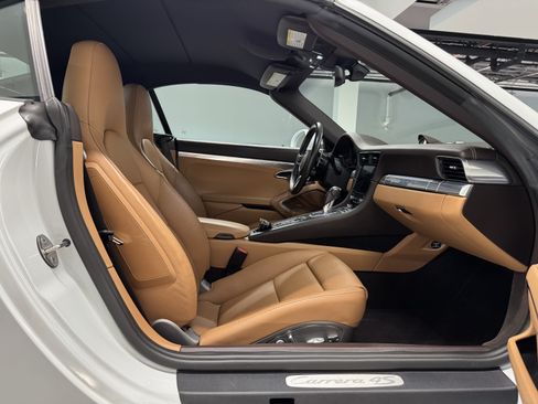 Used 2018 Porsche 911 Cabriolet image 13