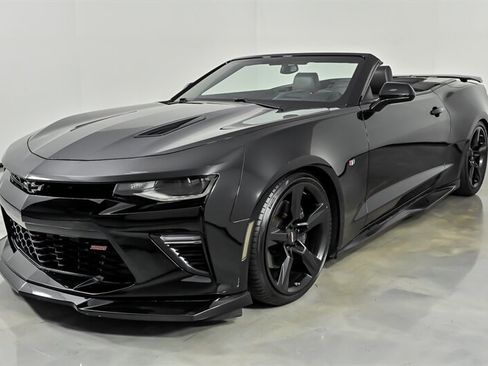 Used 2017 Chevrolet Camaro SS RWD image 6