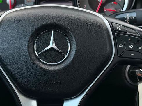 Used 2014 Mercedes-Benz CLA 250 image 31