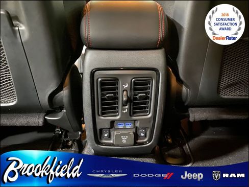 Used 2025 Dodge Durango GT image 34
