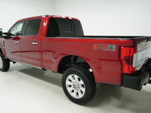 Used 2018 Ford F250 Platinum w/ Platinum Ultimate Package image 4