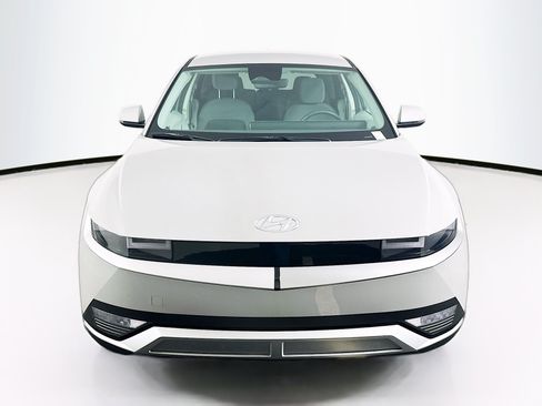 Used 2024 Hyundai Ioniq 5 SE RWD image 2