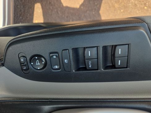 Used 2018 Honda CR-V LX image 27