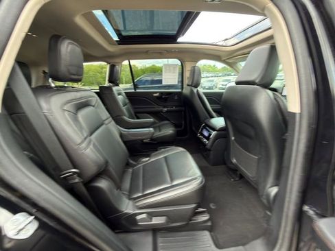 Used 2023 Lincoln Aviator Grand Touring AWD/4WD image 10