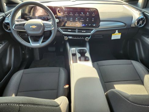 New 2026 Chevrolet Equinox EV LT image 7