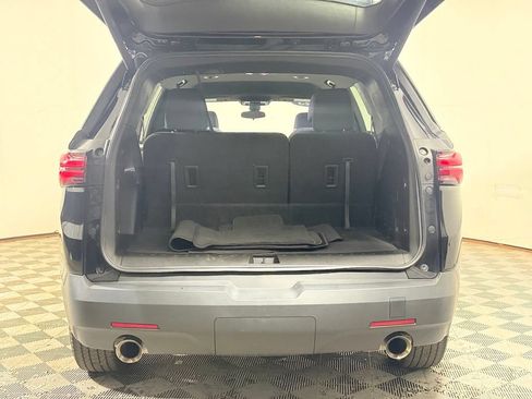 Used 2023 Chevrolet Traverse LT w/ LPO, Cargo Package AWD/4WD image 6