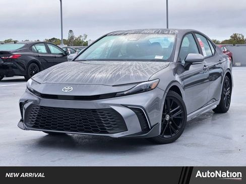 New 2026 Toyota Camry SE image 1
