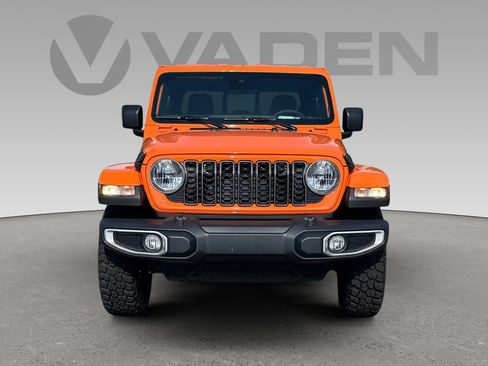 New 2025 Jeep Gladiator Sport image 26