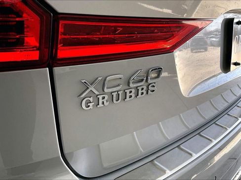 Certified 2023 Volvo XC60 B5 Ultimate w/ Climate Package image 40